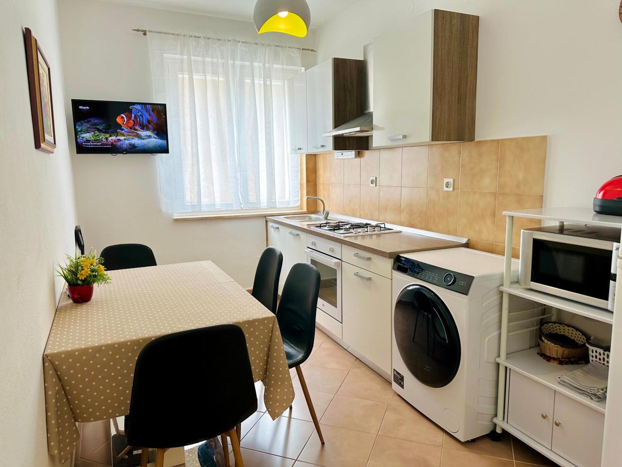 Spacious Family Apartment Near The Beach Makarska Exterior foto