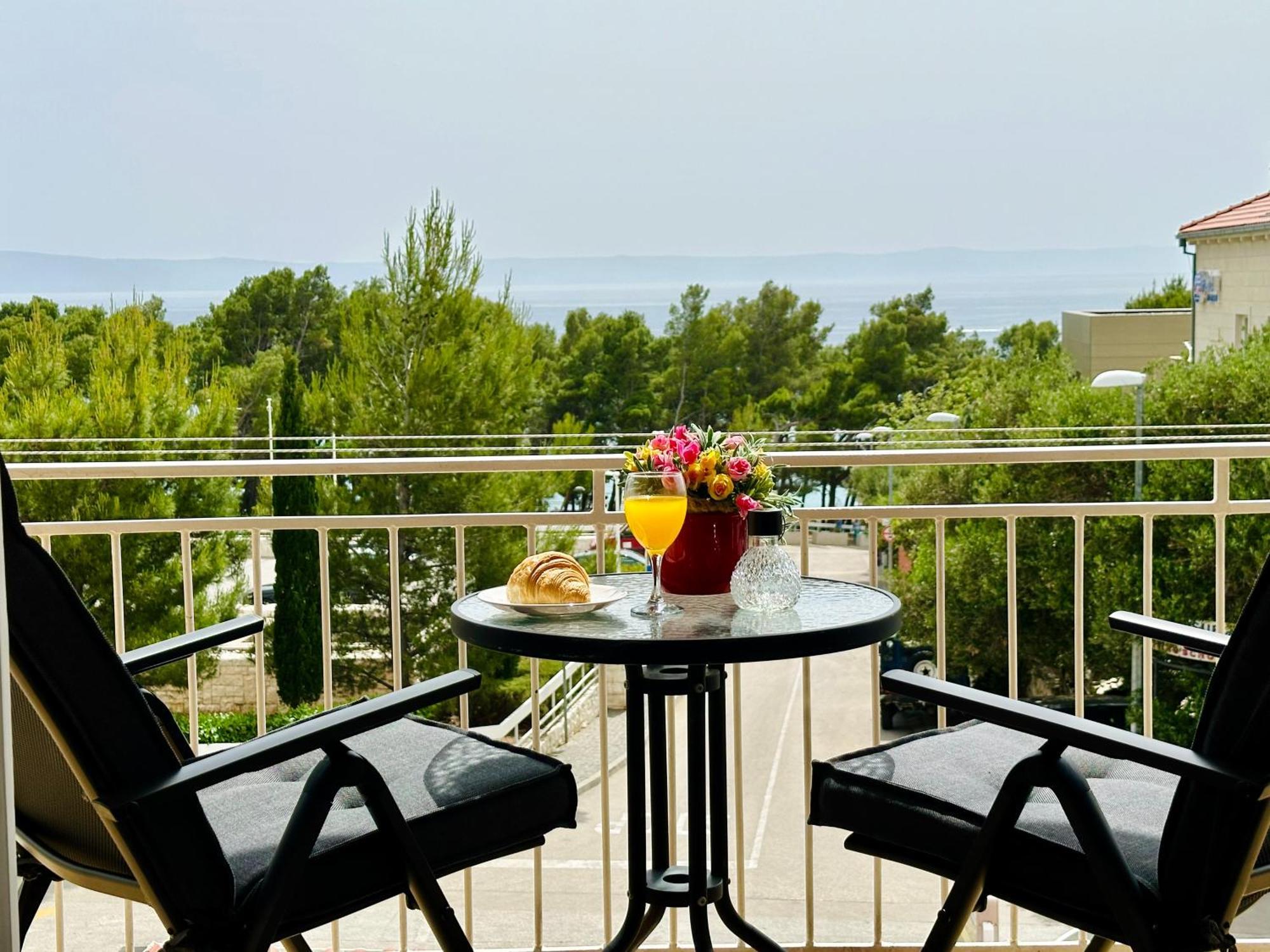 Spacious Family Apartment Near The Beach Makarska Exterior foto