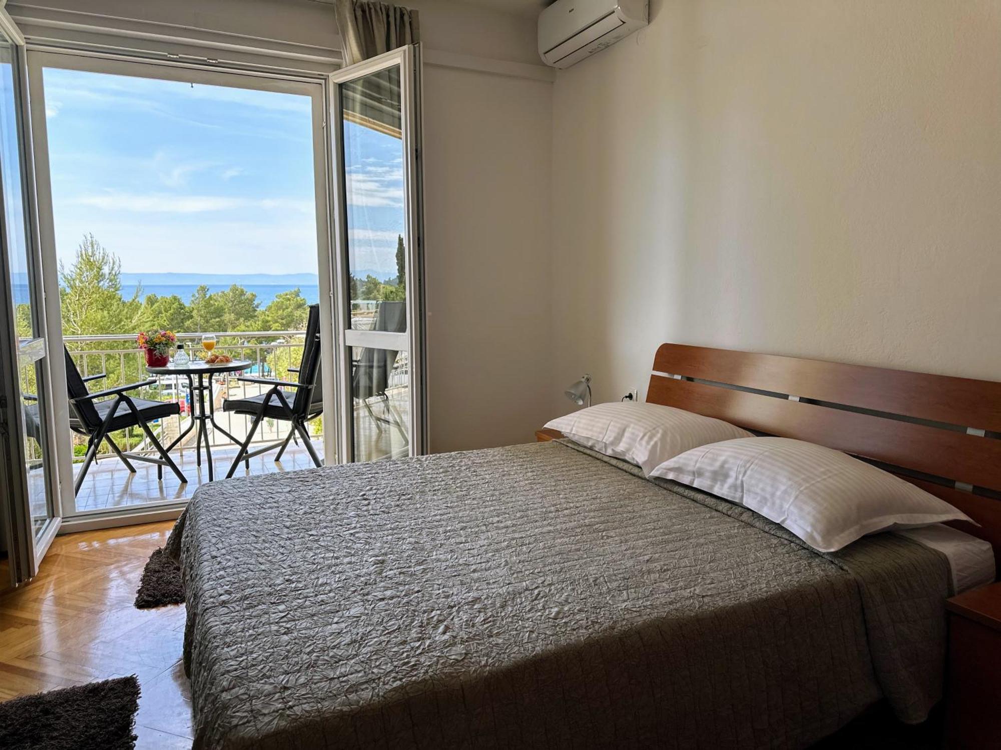 Spacious Family Apartment Near The Beach Makarska Exterior foto